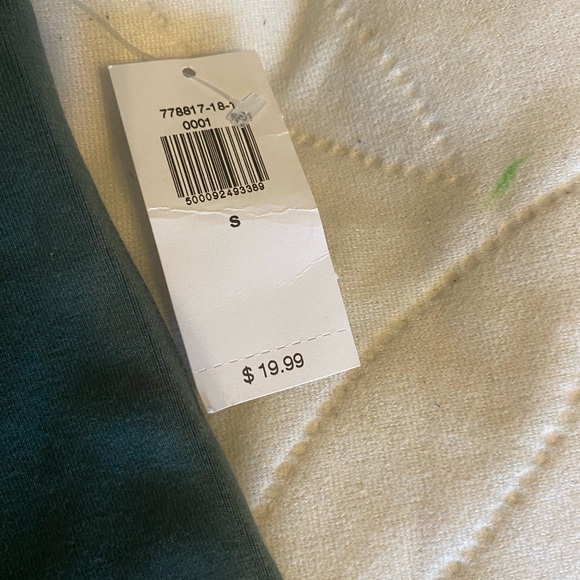 Old Navy Women's Olive Bike Shorts - Picture 5 of 6